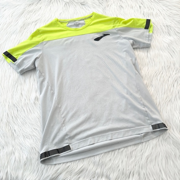 Brooks Other - Brooks Grey Lime Running Tee